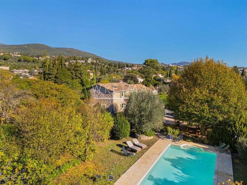 Villa - 191 m² - 6 pièces