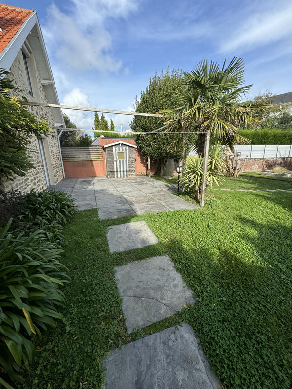 Propriété - 295 m² - 12 pièces