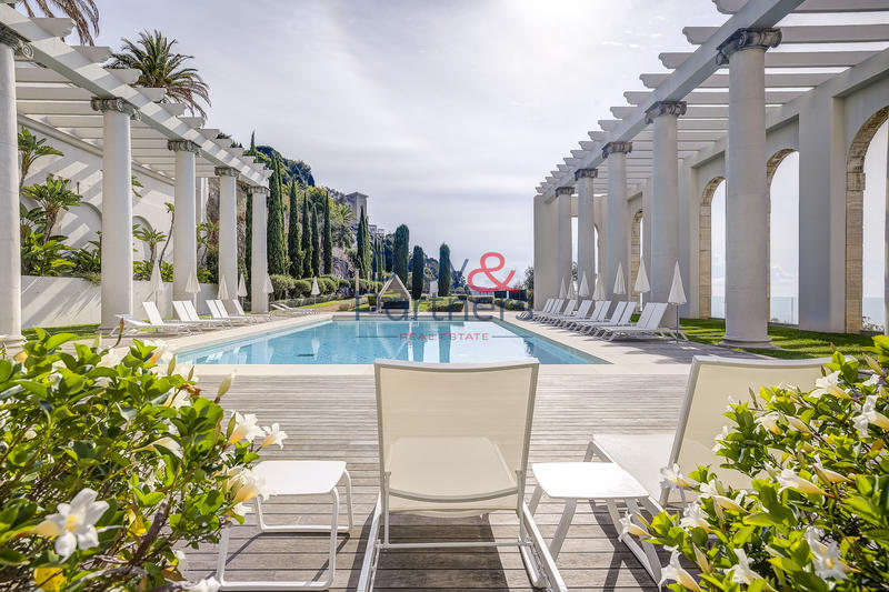 Appartement - 550 m² - 13 pièces