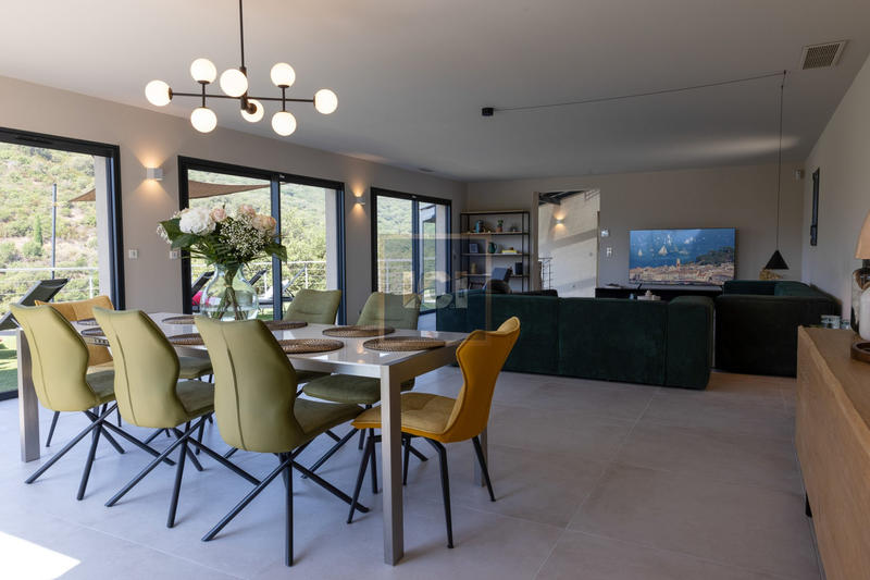 Villa - 220 m² - 6 pièces