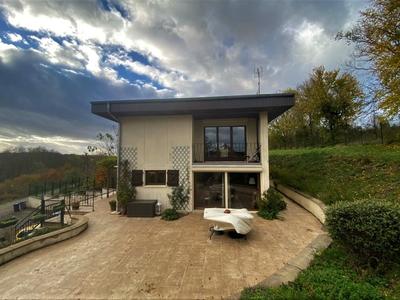 Maison - 148 m² - 7 pièces