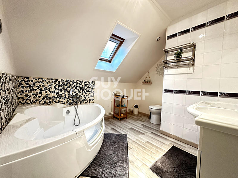 Maison - 146 m² - 9 pièces