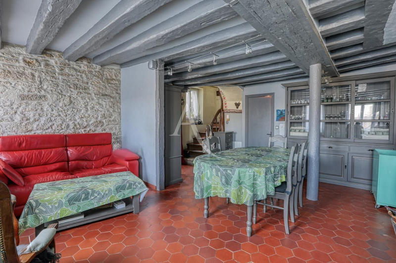 Maison - 141 m² - 8 pièces