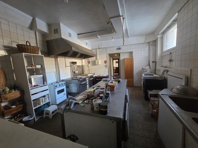 Maison ancienne - 640 m² - 25 pièces