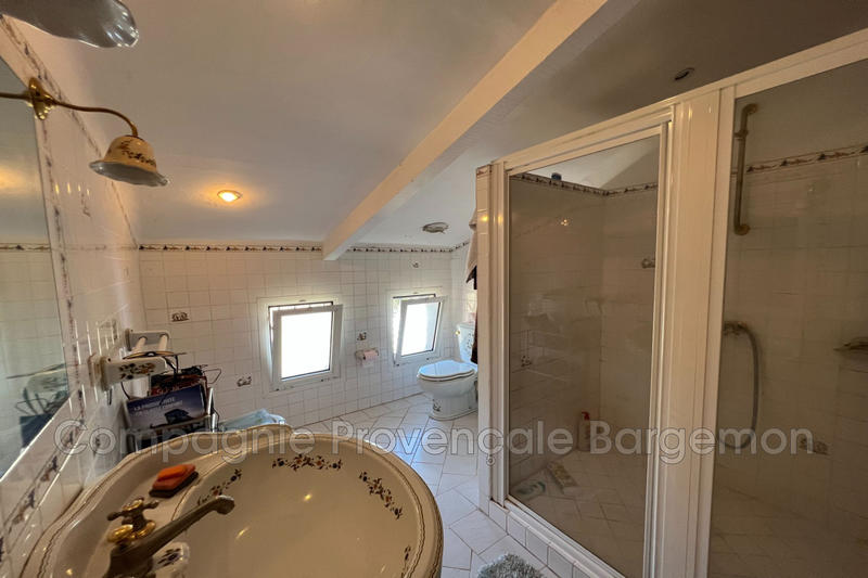 Bastide - 490 m² - 17 pièces