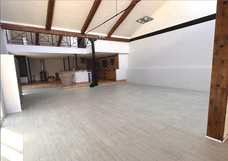 Maison - 255 m² - 5 pièces