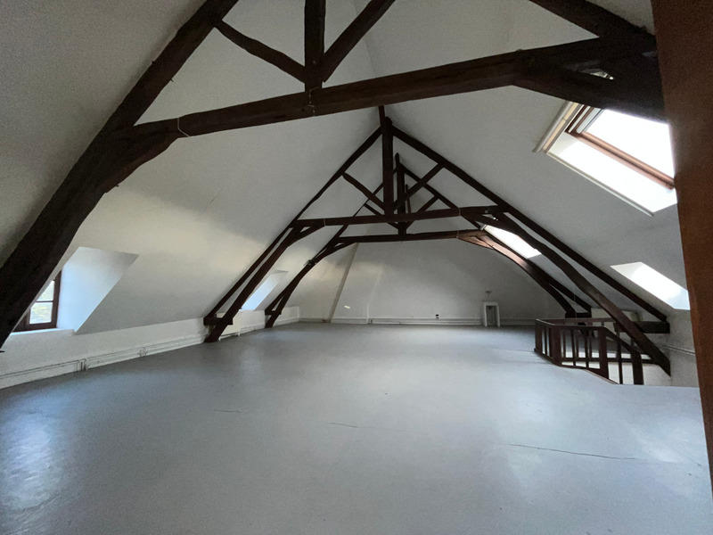 Maison - 305 m² - 8 pièces