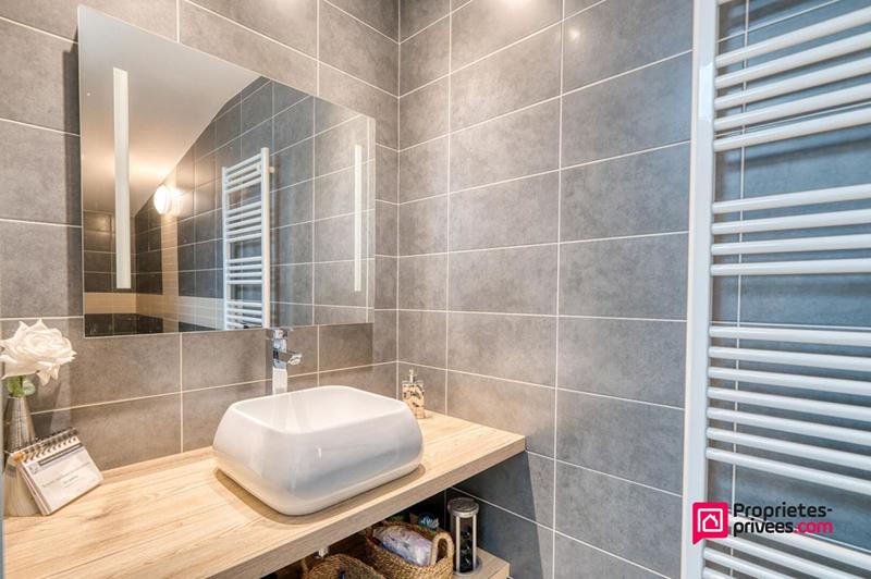 Maison - 274 m² - 8 pièces