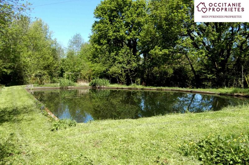 Moulin - 400 m² - 12 pièces