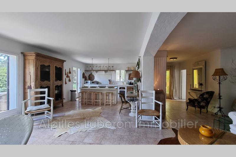 Maison - 400 m² - 5 pièces