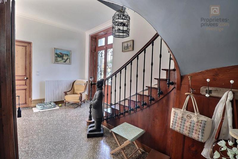 Demeure - 380 m² - 13 pièces