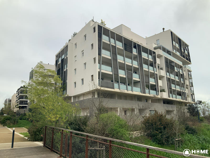 Appartement - 80 m² - 4 pièces