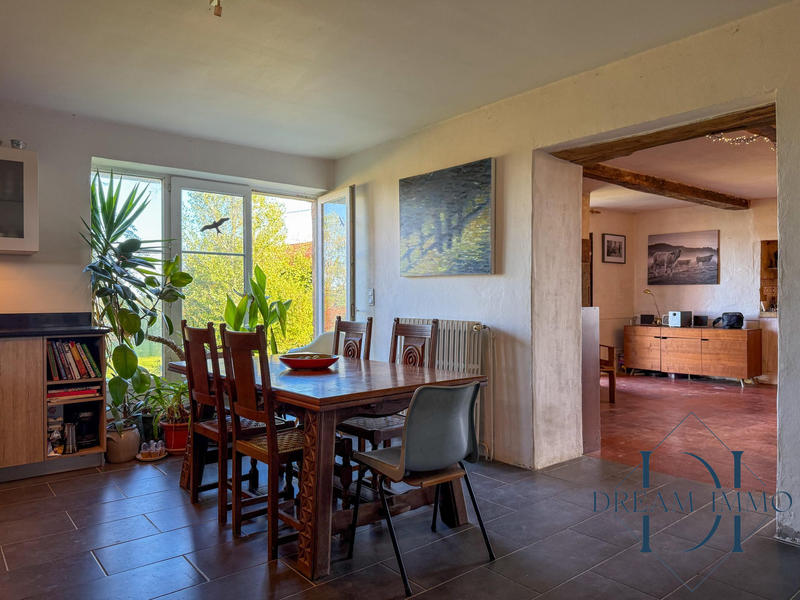 Maison - 273 m² - 9 pièces