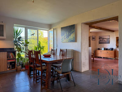 Maison - 273 m² - 9 pièces