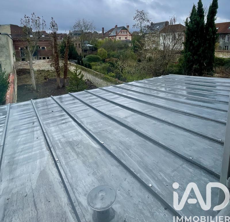 Maison - 237 m² - 10 pièces