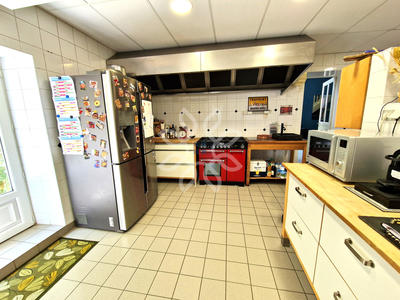 Maison - 285 m² - 6 pièces