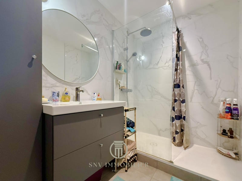 Appartement - 93 m² - 5 pièces