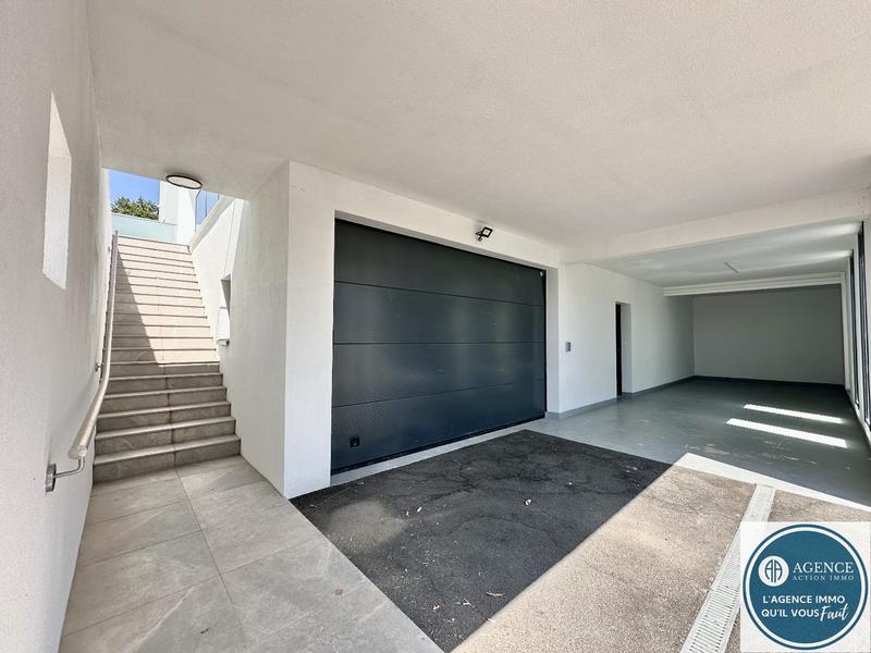 Maison - 200 m² - 6 pièces