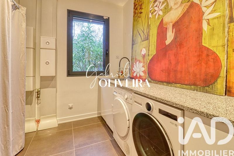 Maison de maîtres - 242 m² - 7 pièces