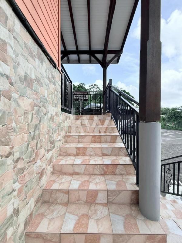 Local commercial - 80 m² - 3 pièces