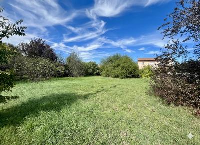 Terrain constructible - 763 m²