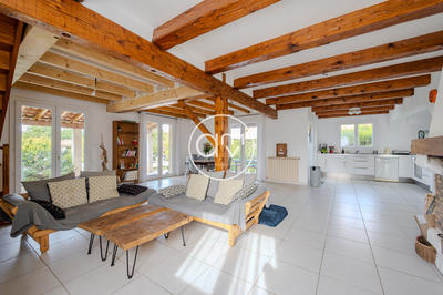 Maison - 212 m² - 7 pièces