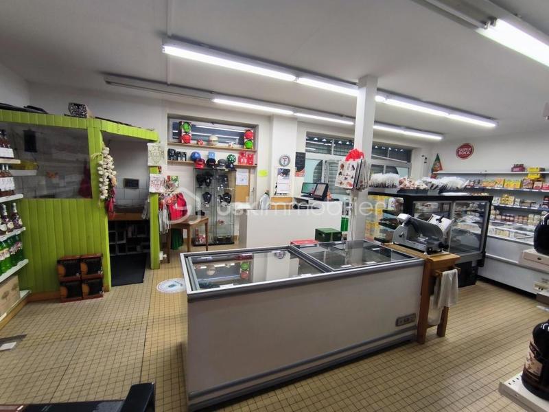 Local commercial - 75 m² - 4 pièces