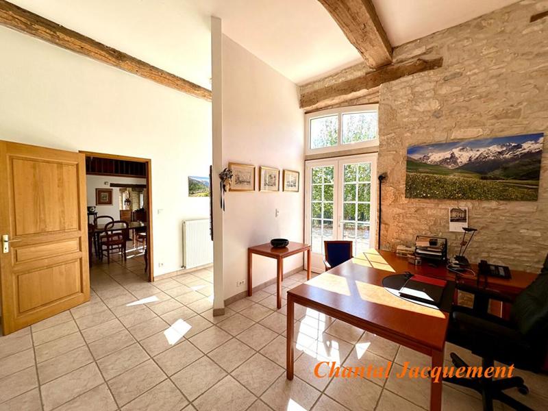 Maison - 390 m² - 16 pièces