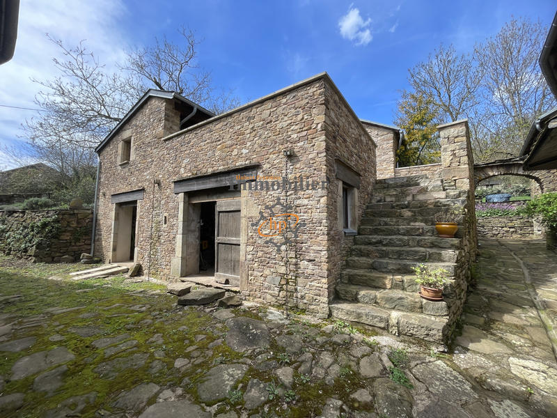 Maison - 233 m² - 8 pièces