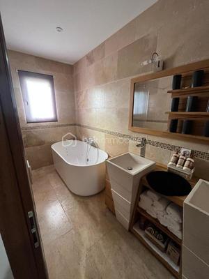 Maison - 102 m² - 4 pièces