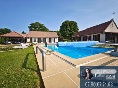 Maison - 160 m² - 5 pièces