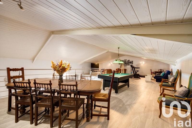 Maison - 260 m² - 7 pièces