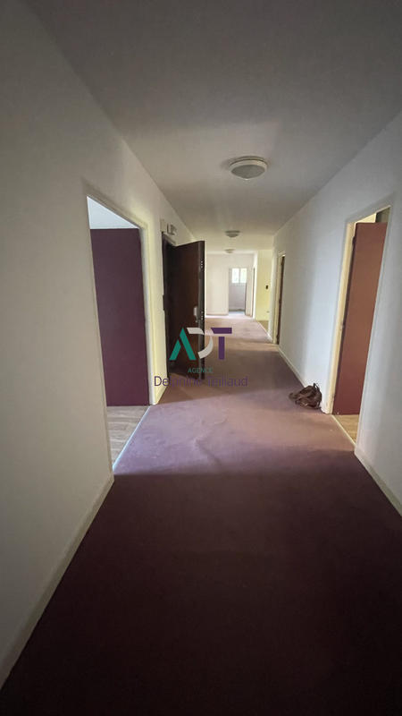 Appartement - 217 m² - 9 pièces