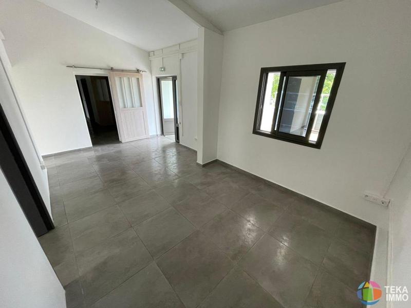 Local commercial - 85 m² - 3 pièces