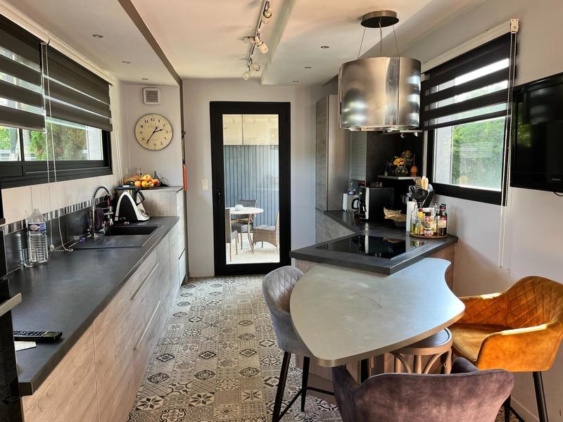 Maison - 218 m² - 7 pièces