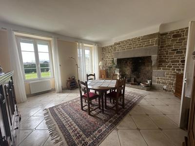 Maison - 308 m² - 10 pièces