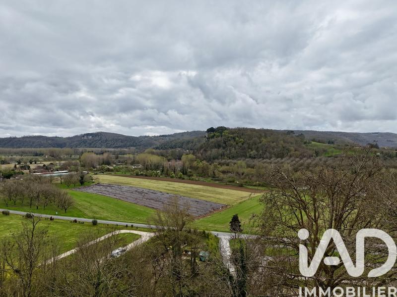 Maison - 265 m² - 13 pièces