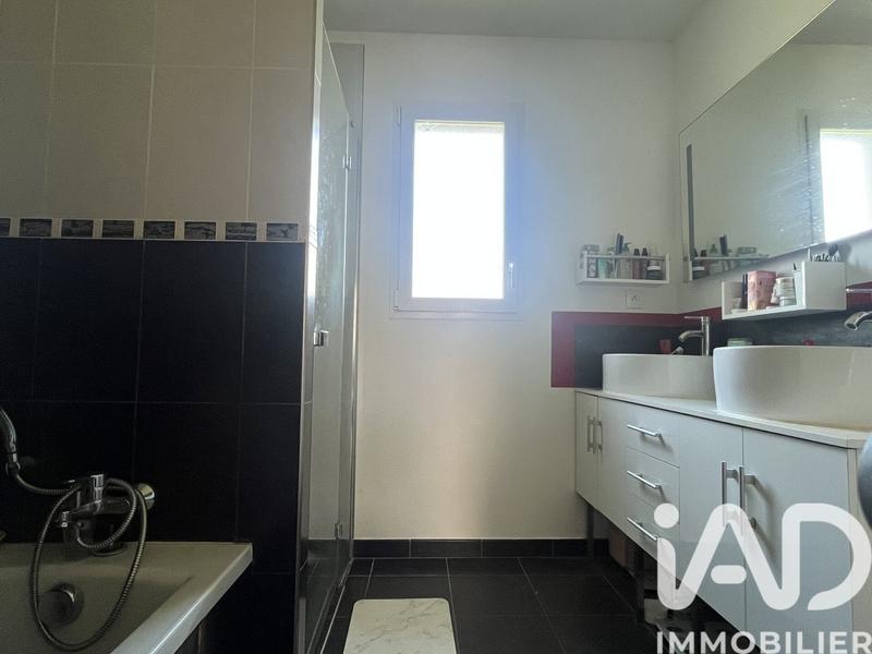 Maison - 99 m² - 5 pièces