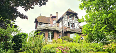 Maison - 308 m² - 8 pièces