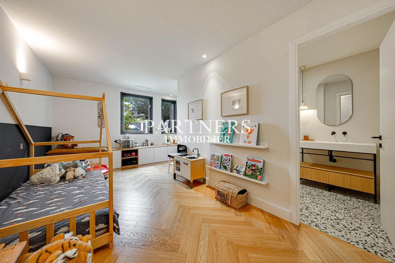 Maison contemporaine - 350 m² - 6 pièces