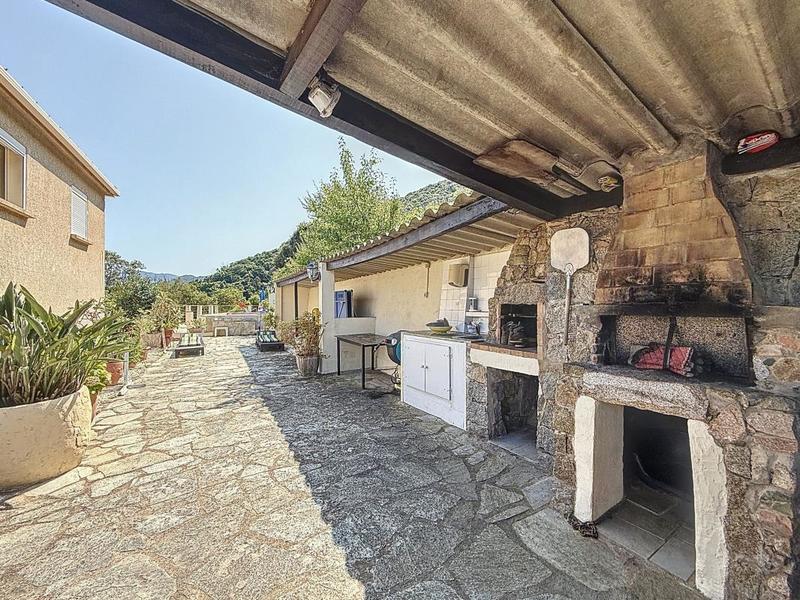 Villa - 300 m² - 5 pièces