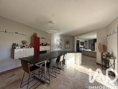 Maison de maîtres - 360 m² - 8 pièces