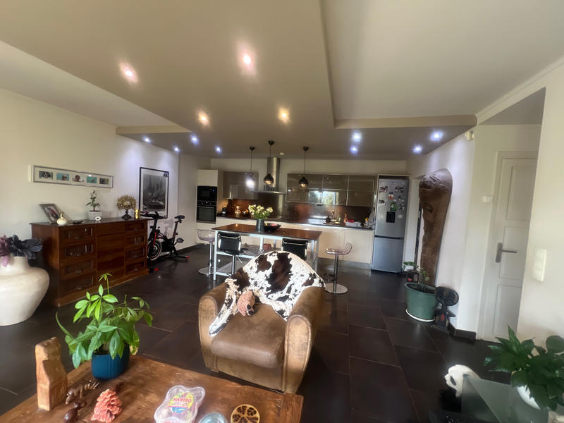 Villa - 220 m² - 8 pièces