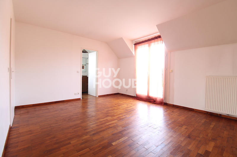 Maison - 202 m² - 7 pièces