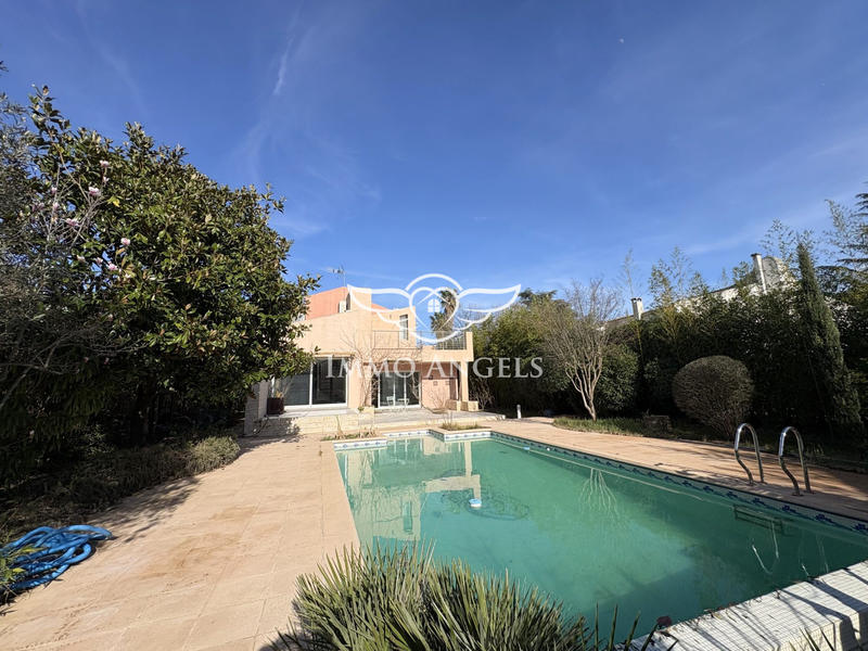 Maison - 209 m² - 6 pièces