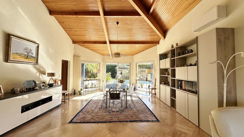 Maison contemporaine - 220 m² - 9 pièces