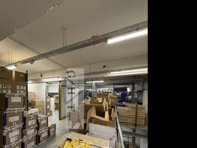 Entrepôt - 1 000 m²