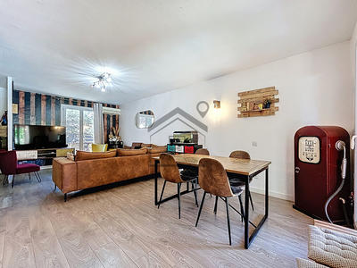 Maison - 96 m² - 4 pièces