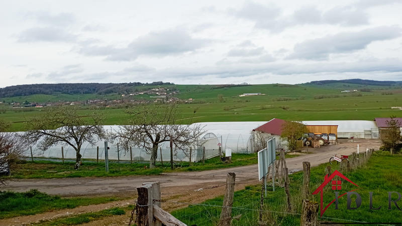 Local d'activités - 80 000 m²