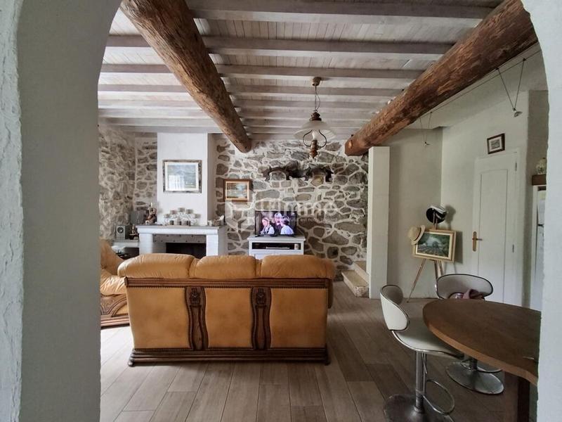 Maison en pierre - 87 m² - 4 pièces